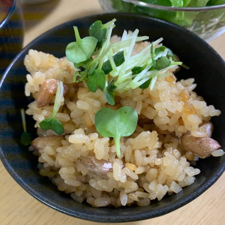 カイワレのっけ♡ピーナツのしょうゆご飯